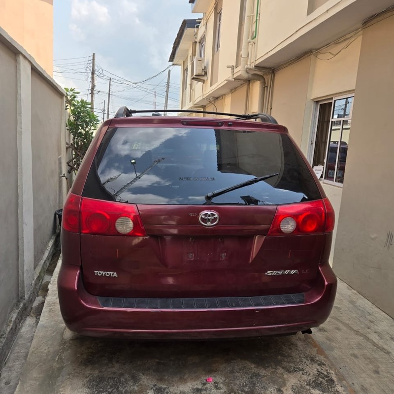 Toyota Sienna 2009 for Sale In Lagos image