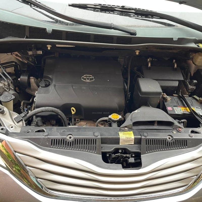 Foreign Used Toyota Sienna 2013 XLE for Sale In Abuja image