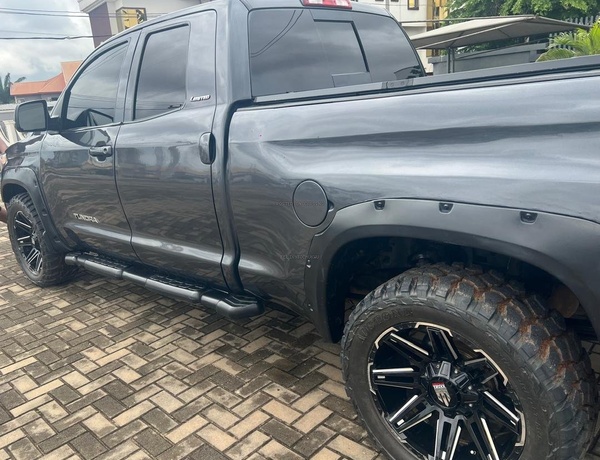 Toyota Tundra 2011 Upgraded to 2016 for Sale In Lagos