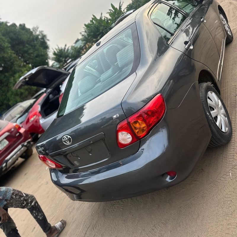 Foreign Used Toyota Corolla LE 2010 for Sale In Alimosho Lagos image