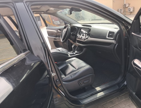 Toyota Highlander 2017 for Sale  In Lekki Lagos