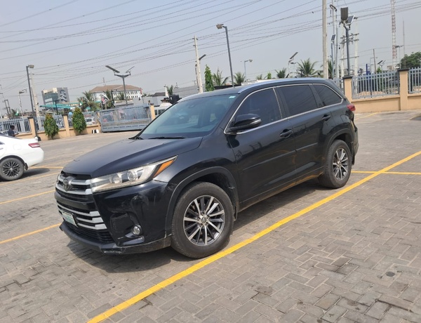 Toyota Highlander 2017 for Sale  In Lekki Lagos