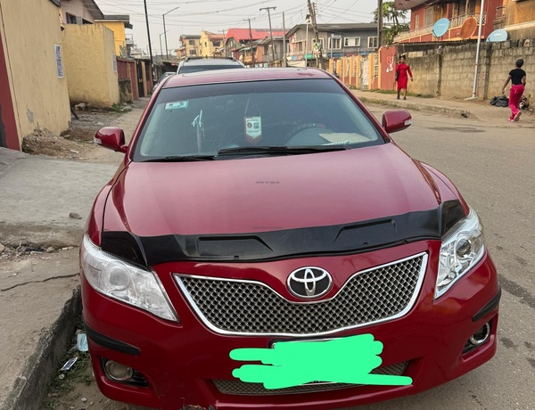 Nigerian Used 2010 Toyota  Camry Muscle XLE for Sale In Lagos