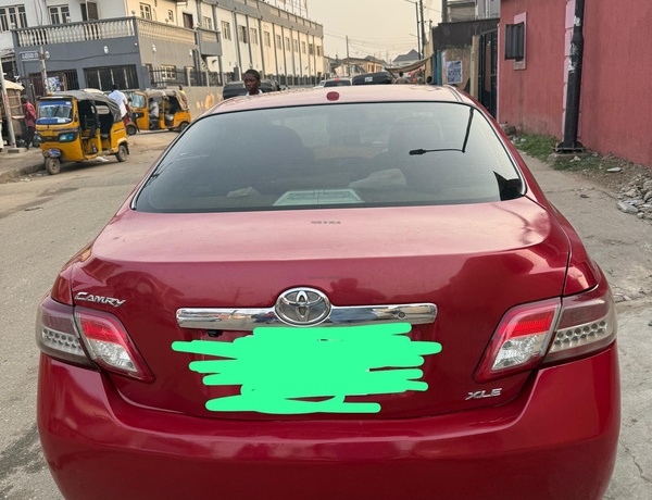 Nigerian Used 2010 Toyota  Camry Muscle XLE for Sale In Lagos
