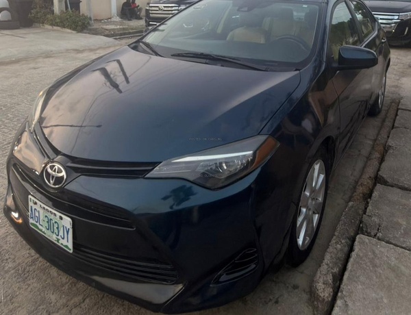 Nigerian Used Toyota Corolla 2017 for Sale In Lekki Lagos