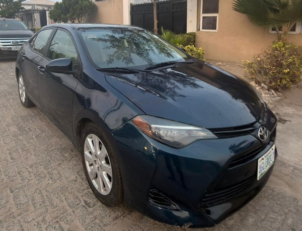 Nigerian Used Toyota Corolla 2017 for Sale In Lekki Lagos