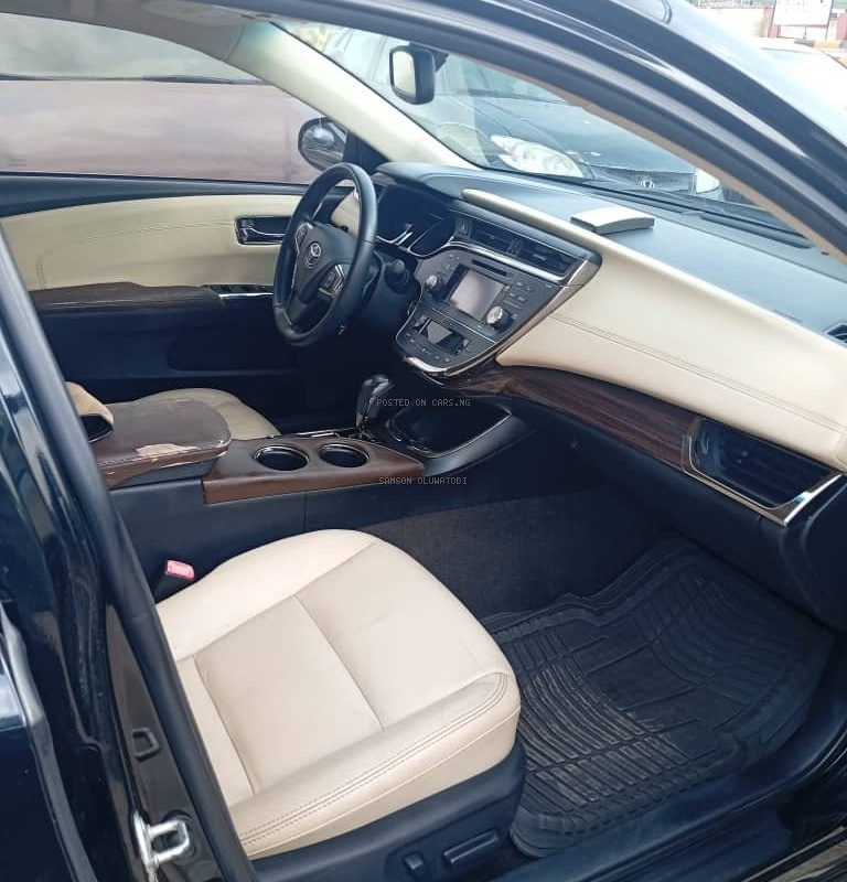 Foreign Used Toyota Avalon 2013 for Sale In Ibadan Oyo State image