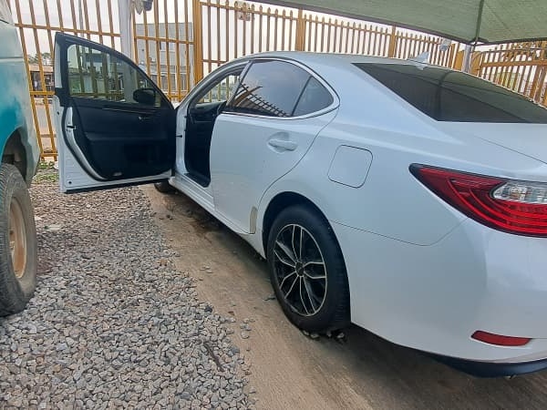Foreign Used Lexus ES 350 2013 for Sale In Oyo State