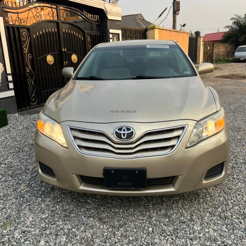 Foreign Used 2010 Toyota Camry XLE for Sale In Lagos image