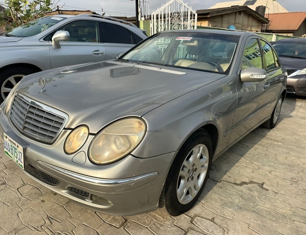 Nigerian Used Mercedes Benz E320 2009 for Sale In Lagos