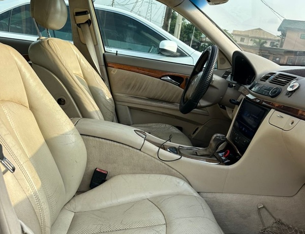 Nigerian Used Mercedes Benz E320 2009 for Sale In Lagos