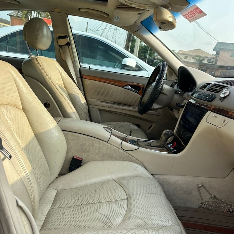 Nigerian Used Mercedes Benz E320 2009 for Sale In Lagos image