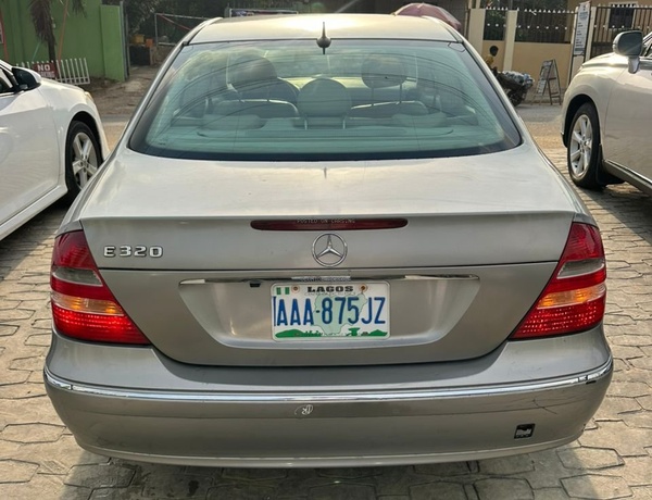 Nigerian Used Mercedes Benz E320 2009 for Sale In Lagos