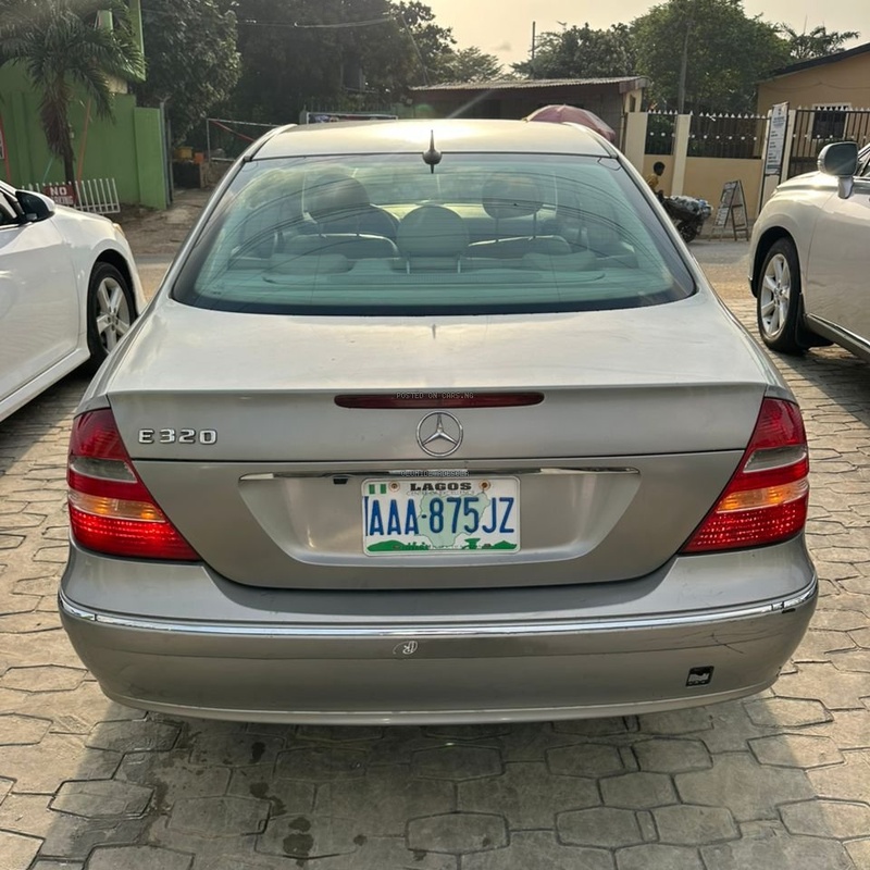 Nigerian Used Mercedes Benz E320 2009 for Sale In Lagos image