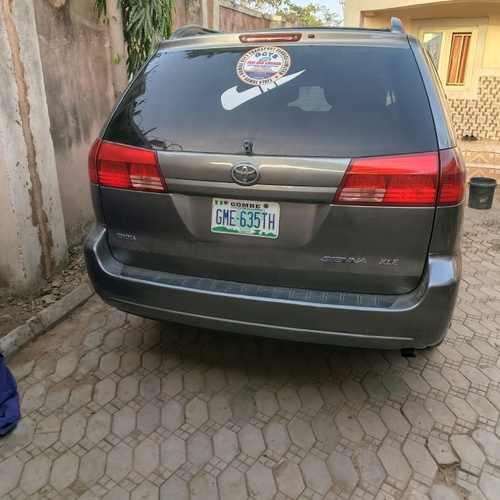 Foreign Used Toyota Sienna for Sale In Gombe