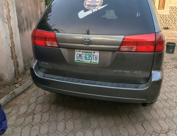 Foreign Used Toyota Sienna for Sale In Gombe