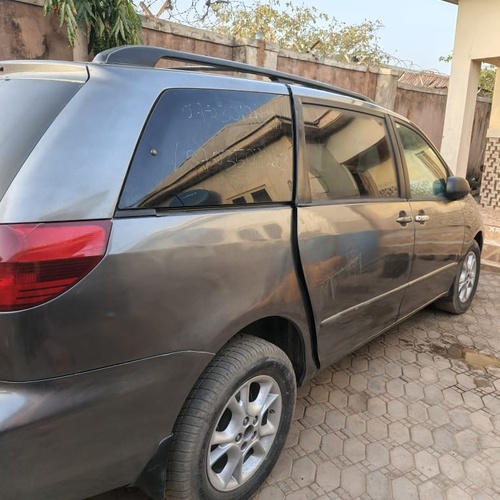Foreign Used Toyota Sienna for Sale In Gombe