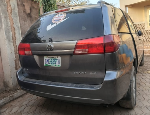 Foreign Used Toyota Sienna for Sale In Gombe