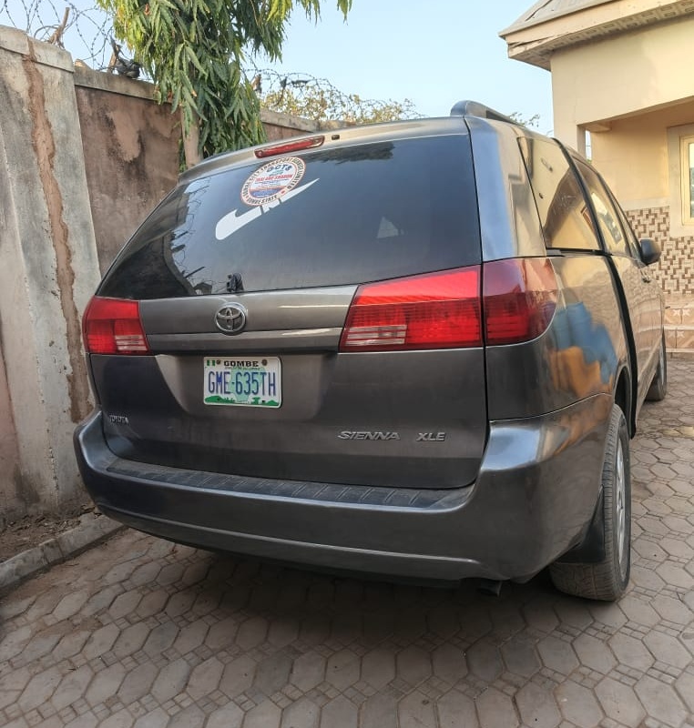 Foreign Used Toyota Sienna for Sale In Gombe image