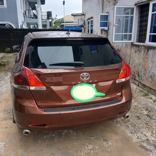 Nigerian Used Toyota Venza 2010 for Sale in Bayelsa