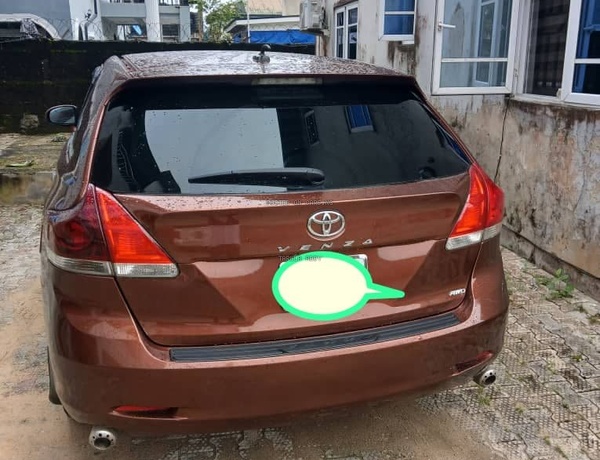 Nigerian Used Toyota Venza 2010 for Sale in Bayelsa
