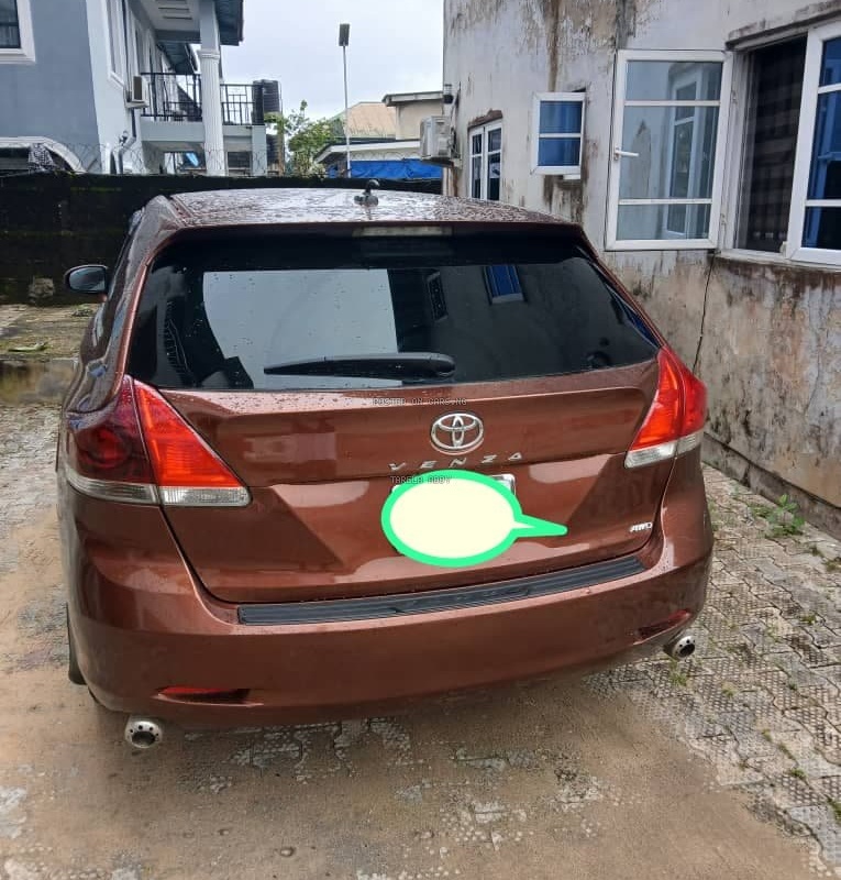 Nigerian Used Toyota Venza 2010 for Sale in Bayelsa image