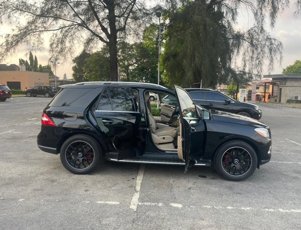 FOREIGN USED MERCEDES BENZ 2012 ML350 FOR SALE IN LAGOS