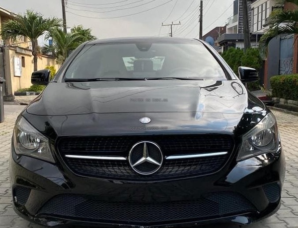 FOREIGN USED MERCEDES BENZ CLA 2015 MODEL FOR SALE IN LAGOS