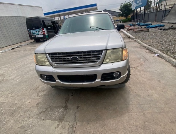 Nigerian Used Ford Explorer 2004 for Sale In Lagos
