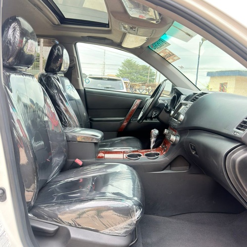 Foreign Used Toyota Highlander 2010 for Sale In Lagos
