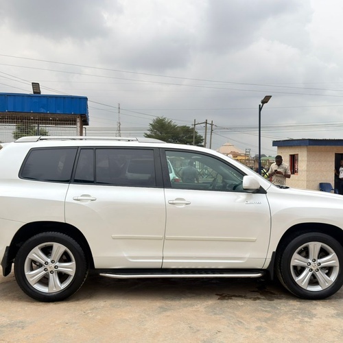 Foreign Used Toyota Highlander 2010 for Sale In Lagos