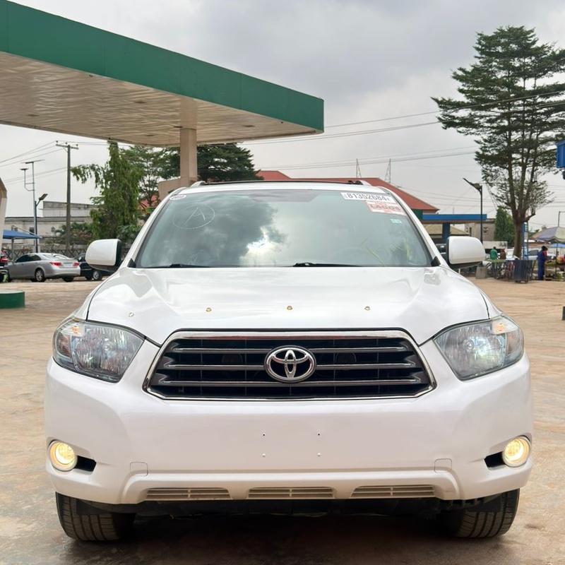 Foreign Used Toyota Highlander 2010 for Sale In Lagos image