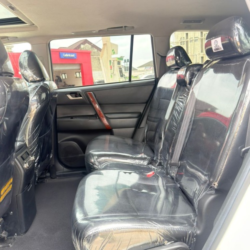 Foreign Used Toyota Highlander 2010 for Sale In Lagos