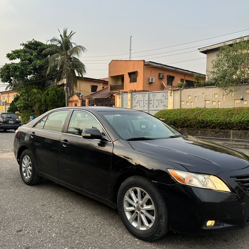 Toyota Camry LE for Sale In Lagos 