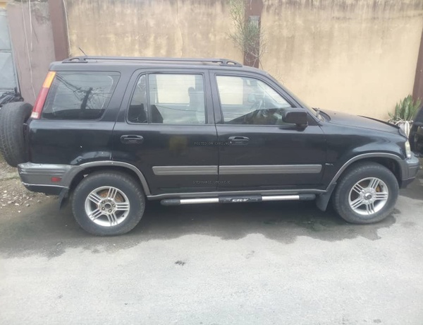 Honda C-RV 2000 model for Sale In Lagos