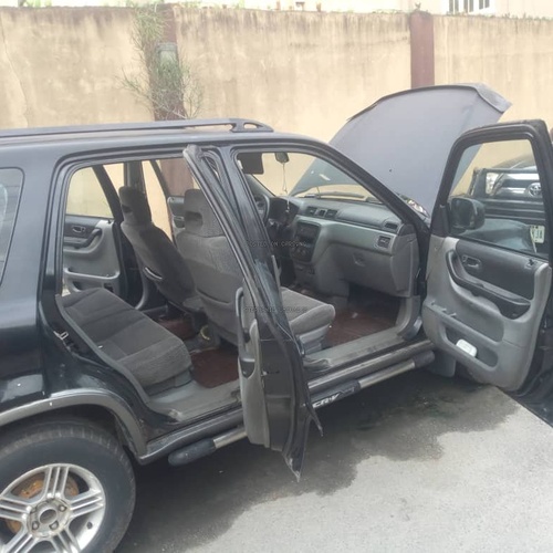 Honda C-RV 2000 model for Sale In Lagos