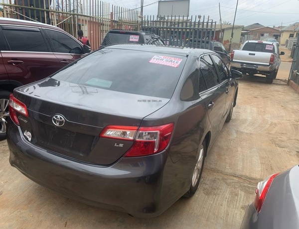 2012 TOYOTA CAMRY LE CLEAN TOKUNBO