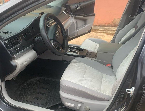 2012 TOYOTA CAMRY LE CLEAN TOKUNBO
