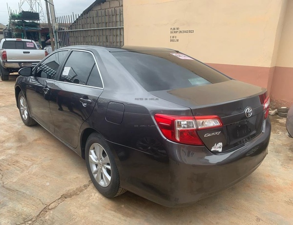 2012 TOYOTA CAMRY LE CLEAN TOKUNBO