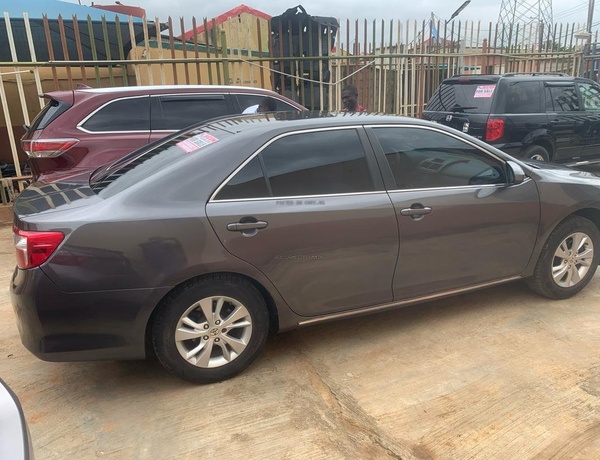 2012 TOYOTA CAMRY LE CLEAN TOKUNBO