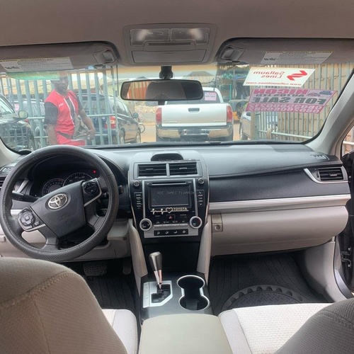 2012 TOYOTA CAMRY LE CLEAN TOKUNBO