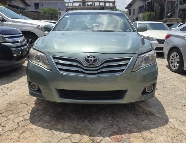 Neatly Used Toyota Camry 2008