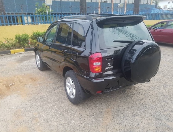 Tokunbo Standard Registered 2005 Model Toyota Rav4