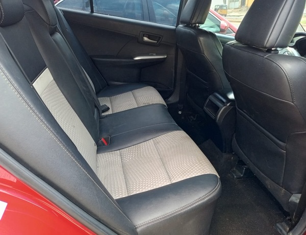 Foreign Used Toyota Camry 2013 SE for Sale In Lagos