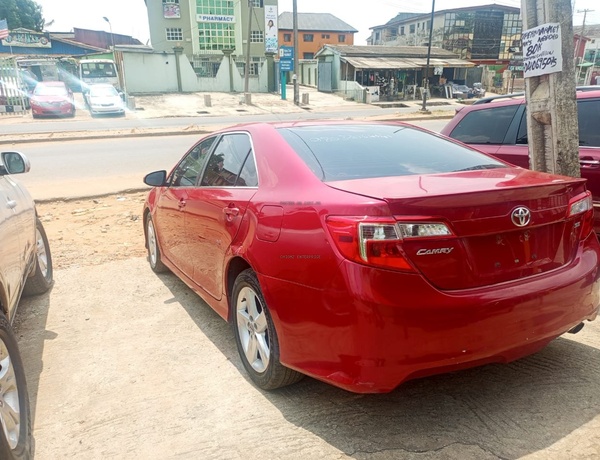 Foreign Used Toyota Camry 2013 SE for Sale In Lagos