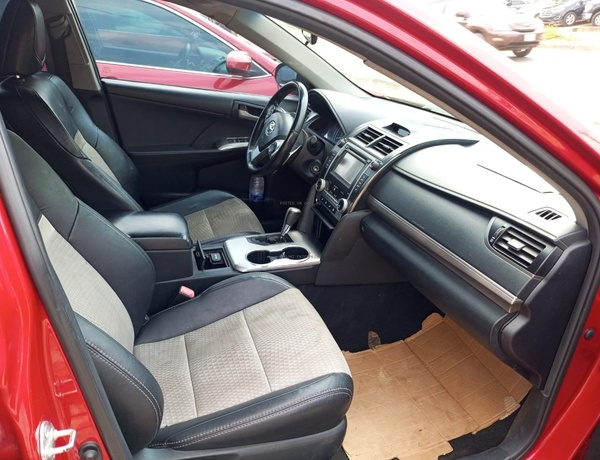 Foreign Used Toyota Camry 2013 SE for Sale In Lagos