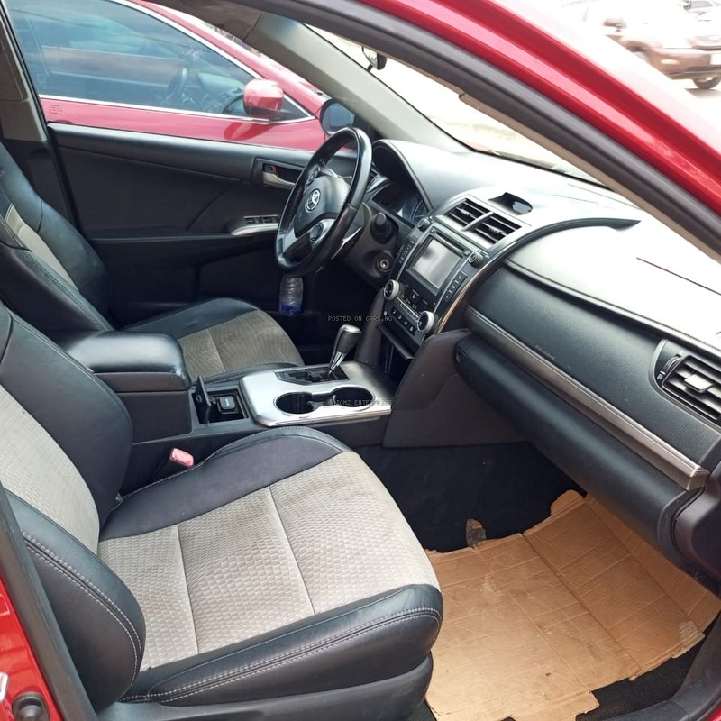 Foreign Used Toyota Camry 2013 SE for Sale In Lagos image