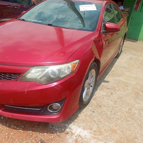 Foreign Used Toyota Camry 2013 SE for Sale In Lagos