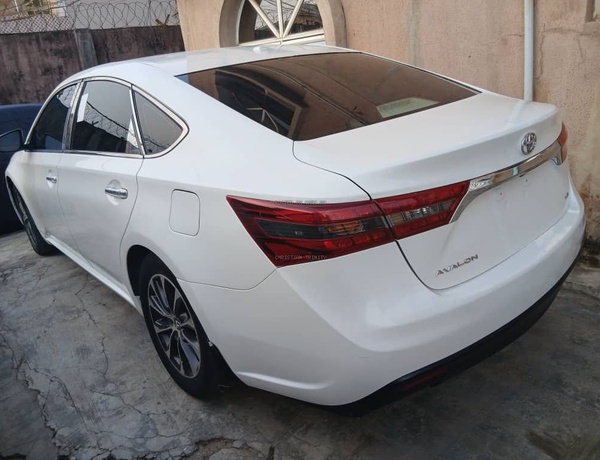 Foreign Used Toyota Avalon 2016 for Sale in Isolo Lagos