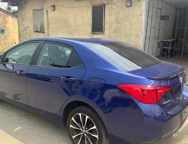 FOREIGN USED  2018 TOYOTA COROLLA SE